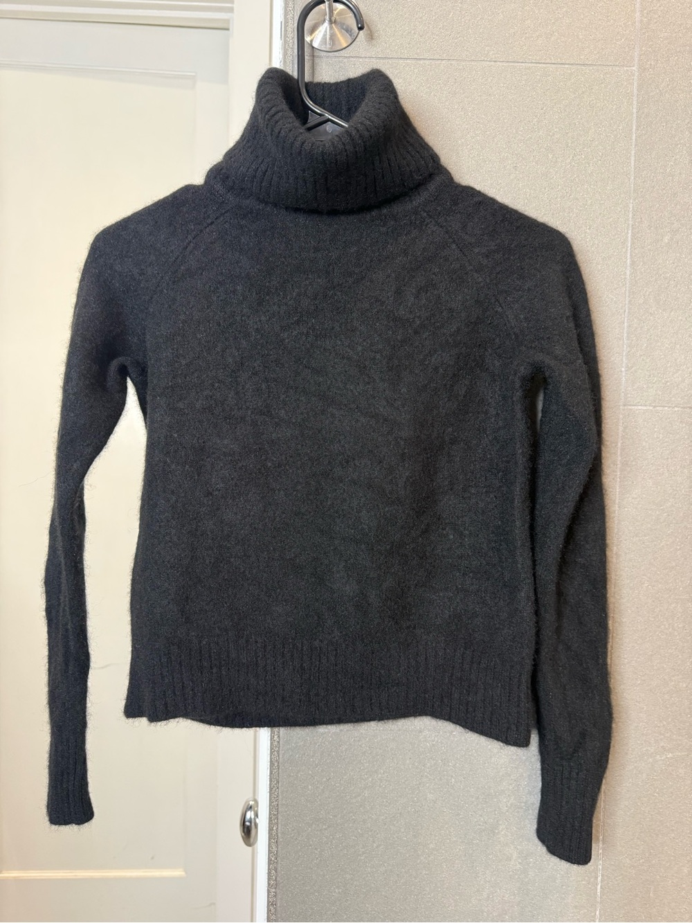Quince 100% Yak Wool Black Turtleneck Sweater Women’s XS
